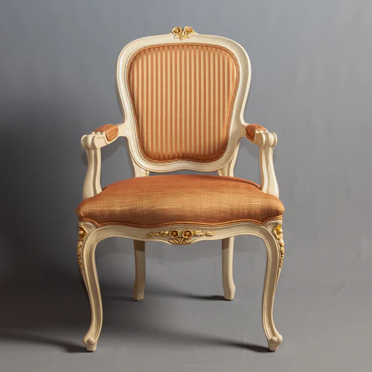 ELEGANT DINING ROOM FURNITURE